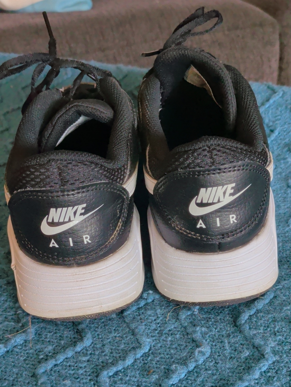 Nike Air Men's Black and White Athletic Sneakers